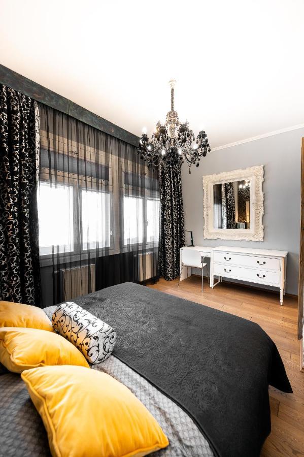 Premium Apt Kosice Center 3 Room 150M2 Hlavna Ulica Exterior photo