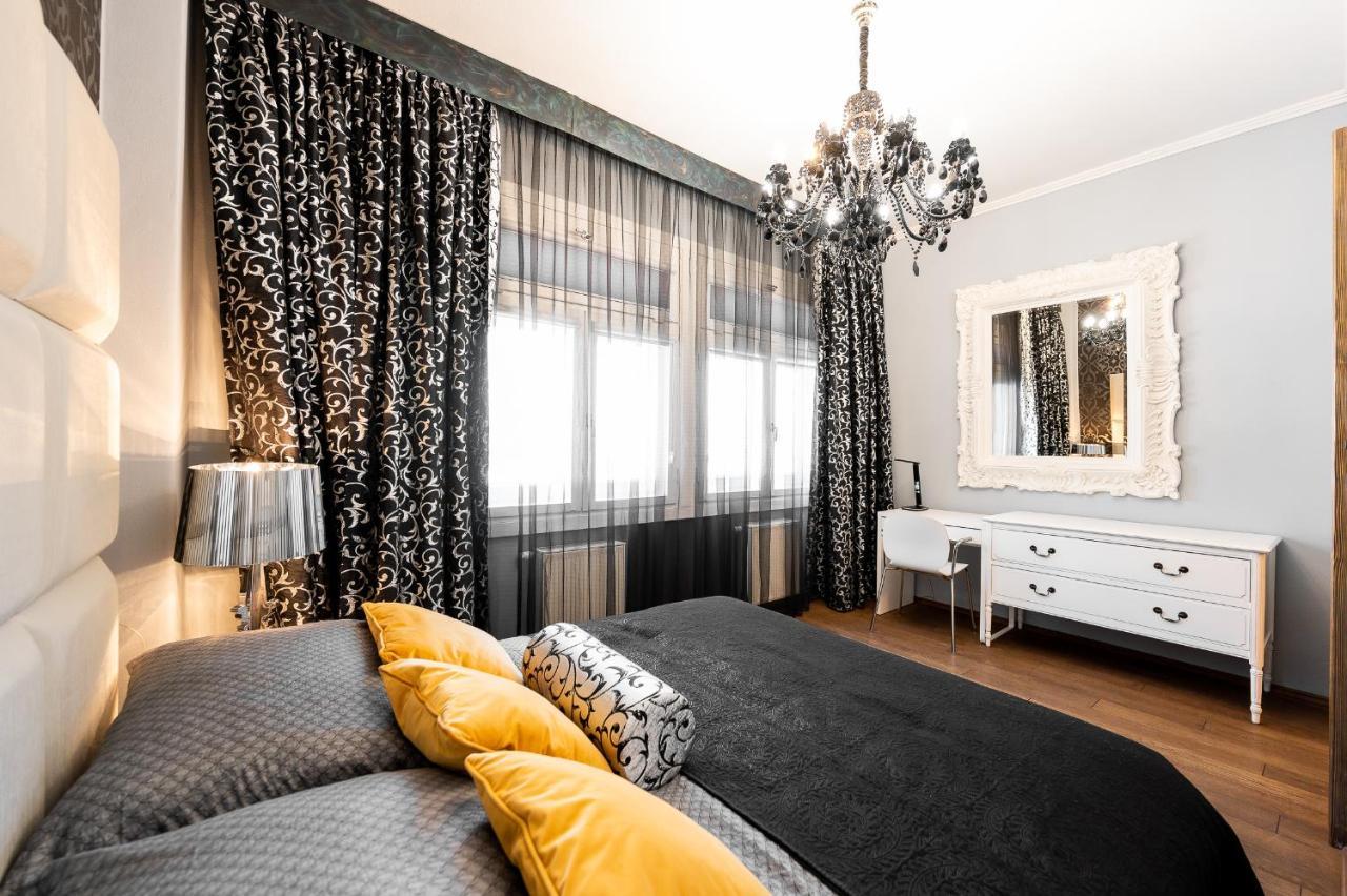 Premium Apt Kosice Center 3 Room 150M2 Hlavna Ulica Exterior photo